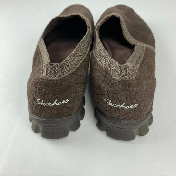 Skechers Womens 11 Brown Quilted Microsuede Slip On Loafers Shoes - Picture 2 of 6